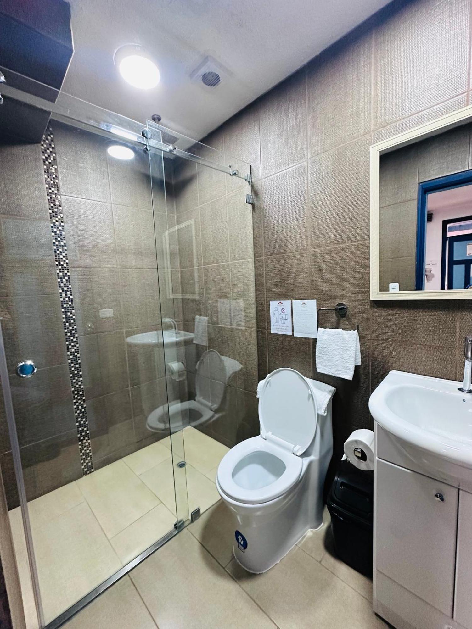 Hotel Montecarlo Riobamba Zewnętrze zdjęcie