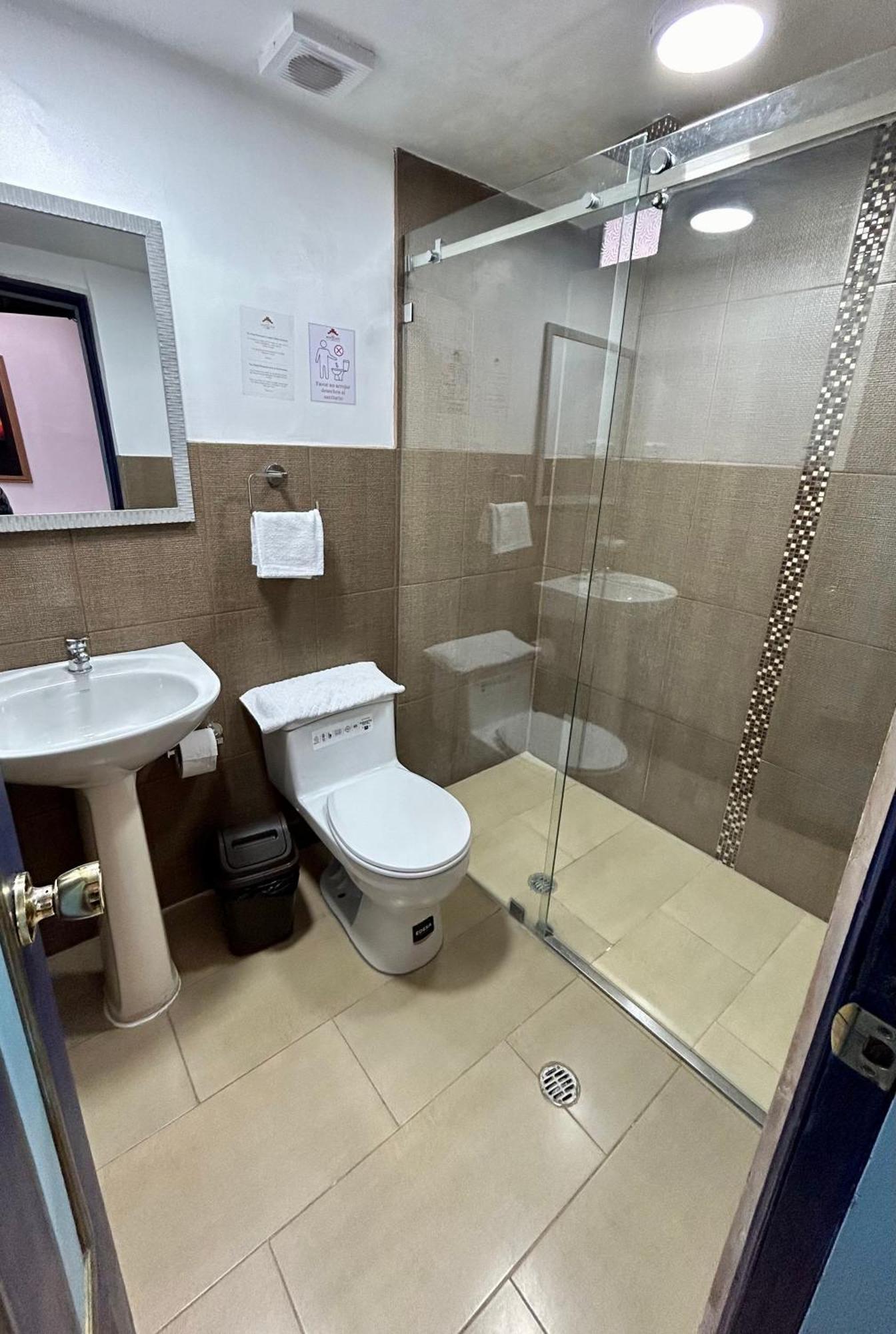 Hotel Montecarlo Riobamba Zewnętrze zdjęcie